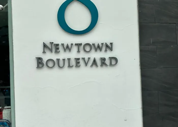C1 -8nb With Pool Mactan Newtown Center Of Cebu Phillippines 15mins From Airport Lapu-Lapu City