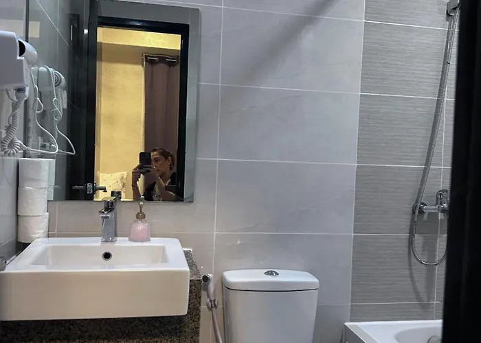 C1 -8nb With Pool Mactan Newtown Center Of Cebu Phillippines 15mins From Airport *